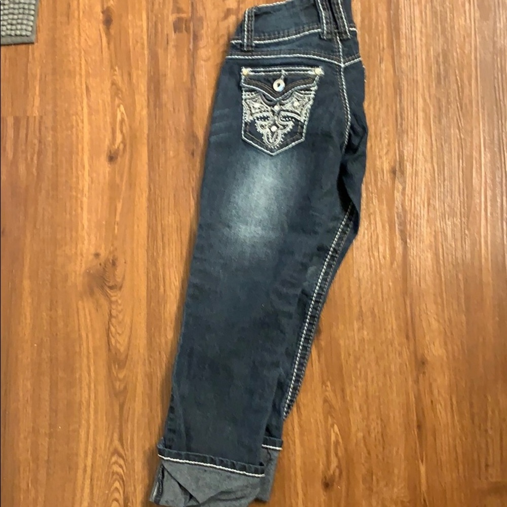 Jean Capri - Picture 4 of 6
